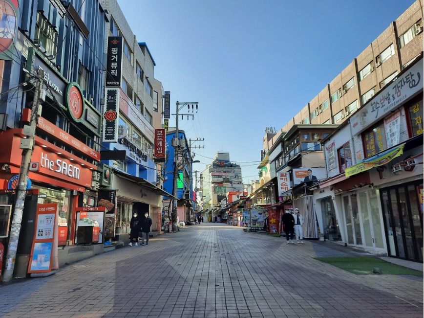 CARNET DE VOYAGE – COREE DU SUD – Seoul, hiver 2020 : une ville en suspens